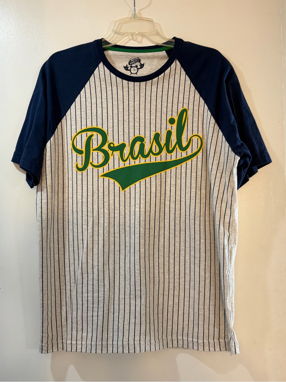 Basic+ Happy Brasil Raglan T-Shirt Mens Size L